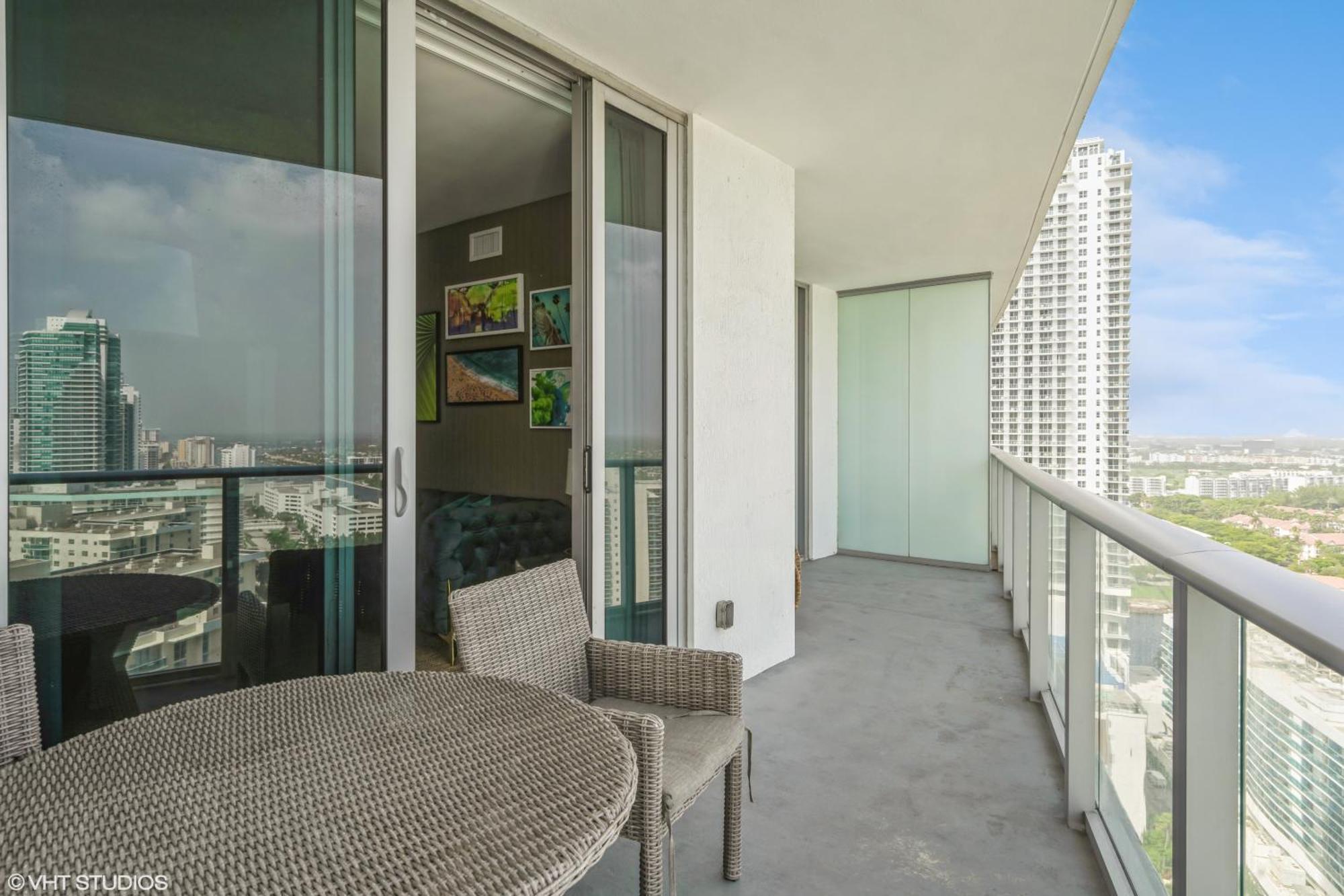 Lyfe Residence Building - Private Apts Over The Beach Hollywood Exterior foto